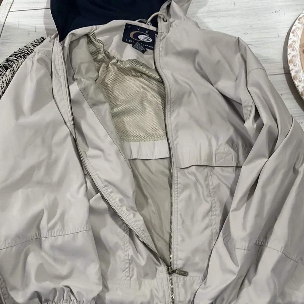 Jacket - Picture 9 of 9